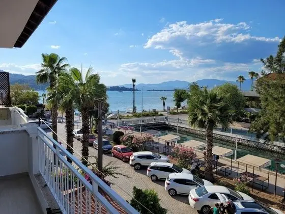 Deniz Manzaralı Oda - Üç Kişilik