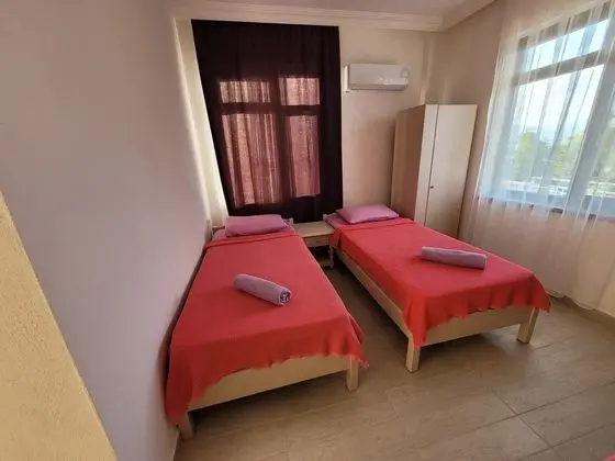 Deniz Manzaralı Oda - Üç Kişilik