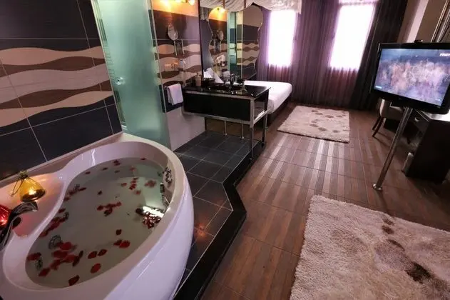 Suite, Bahçe Manzaralı, Jakuzili