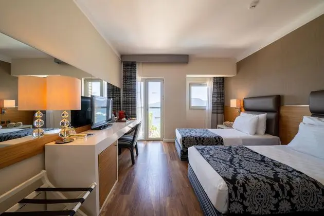 https://images.etstur.com/imgproxy/resize/2560x1440/files/images/hotelImages/etsrooms/851/Cettia_Beach_Resort__16_Adult_Only_20251124103739_3.jpg