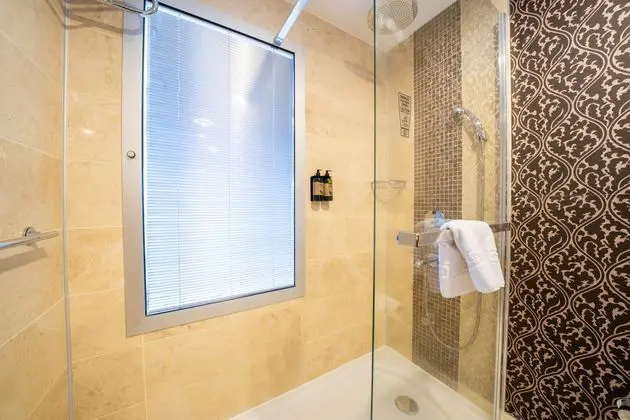 https://images.etstur.com/imgproxy/resize/2560x1440/files/images/hotelImages/etsrooms/851/Cettia_Beach_Resort__16_Adult_Only_20251124103915_0.jpg
