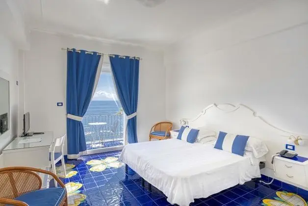 Classic Tek Büyük veya İki Ayrı Yataklı Oda, Balkon, Deniz Manzaralı