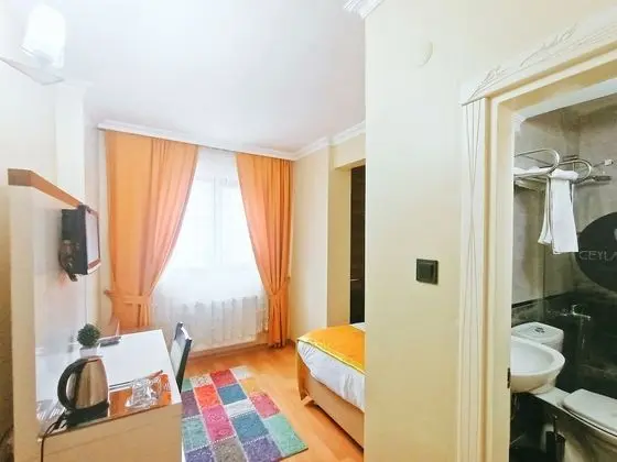Standard Tek Kişilik Oda, Sigara İçilebilir