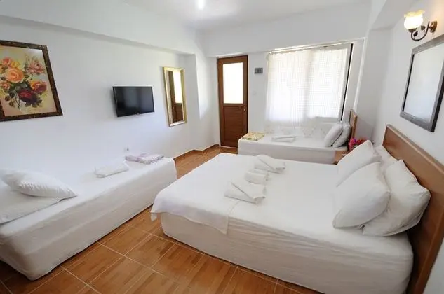 Aile Odası, Bahçe Manzaralı