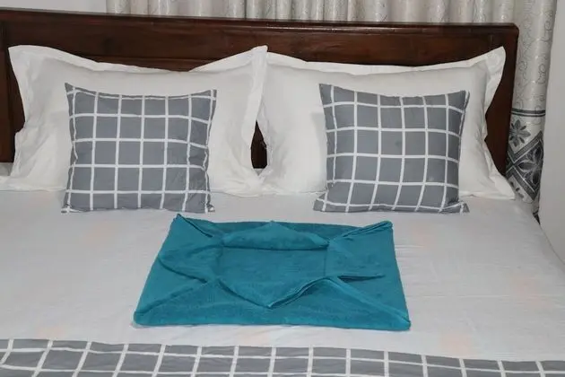 Deluxe Tek Büyük Yataklı Oda, Göl Manzaralı