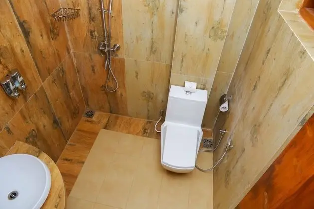 Deluxe Tek Büyük Yataklı Oda, 1 Çift Kişilik Yatak, Kısmi Deniz Manzarası, Denize Sıfır