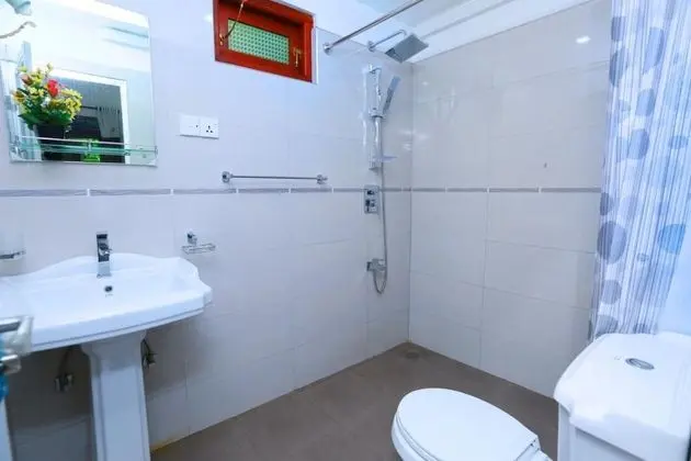 Deluxe Tek Büyük Yataklı Oda, 1 Çift Kişilik Yatak, Sigara İçilmez, Kısmi Deniz Manzarası