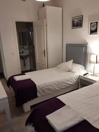 Basic Tek Büyük veya İki Ayrı Yataklı Oda