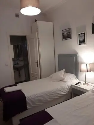 Basic Tek Büyük veya İki Ayrı Yataklı Oda