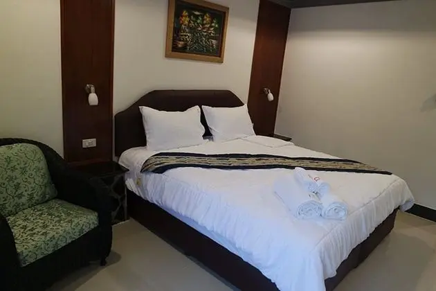 Deluxe Superior Room (with Balcony)