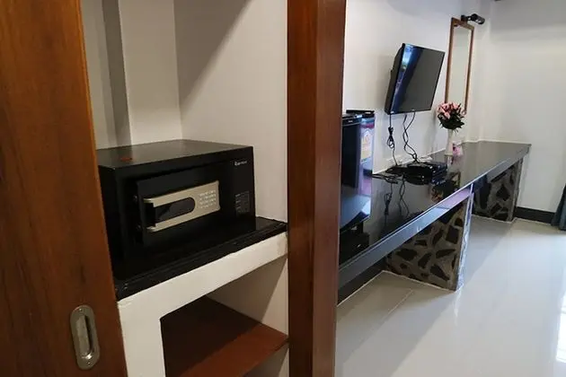 Deluxe Superior Room (with Balcony)