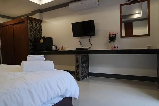 Deluxe Superior Room (with Balcony)