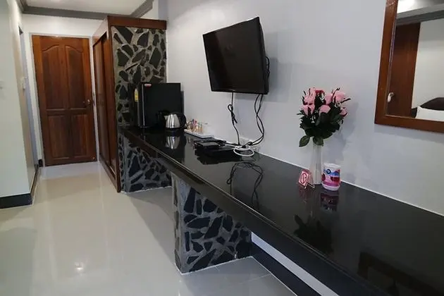 Deluxe Superior Room (with Balcony)