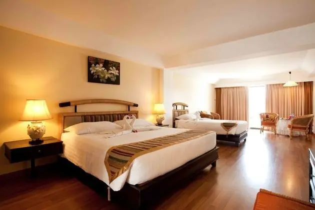 Deluxe Family Room