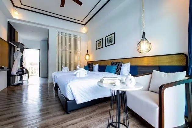 2 bed blue room pool view