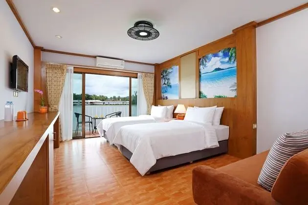 Deluxe Lagoon View