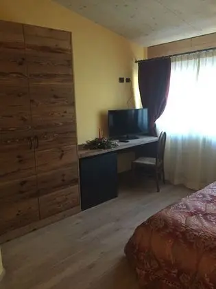 Üç Kişilik Oda