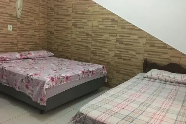 Üç Kişilik Oda, Birden Çok Yatak