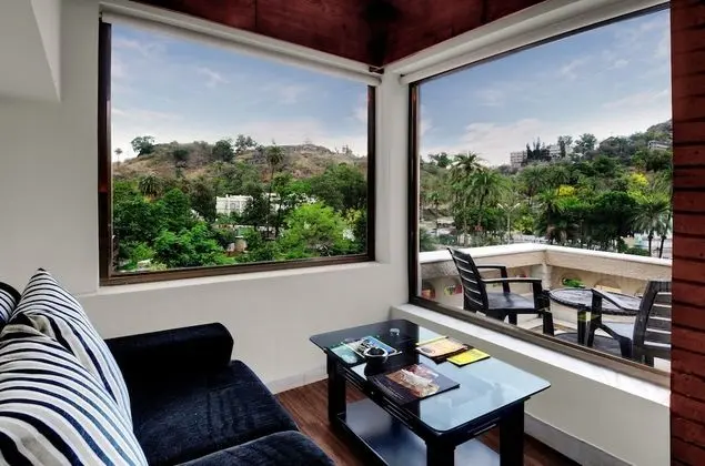 Superior Tek Büyük Yataklı Oda, 1 Çift Kişilik Yatak, Balkon, Bahçe Manzaralı