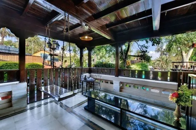 Superior Tek Büyük Yataklı Oda, 1 Çift Kişilik Yatak, Balkon, Bahçe Manzaralı