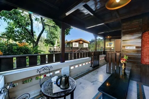 Superior Tek Büyük Yataklı Oda, 1 Çift Kişilik Yatak, Balkon, Bahçe Manzaralı