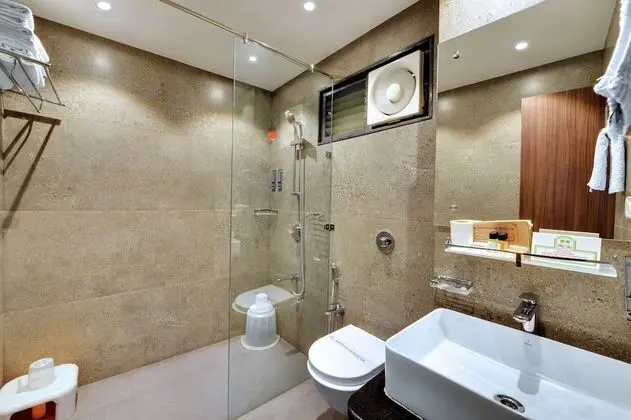 Superior Tek Büyük Yataklı Oda, 1 Çift Kişilik Yatak, Balkon, Bahçe Manzaralı