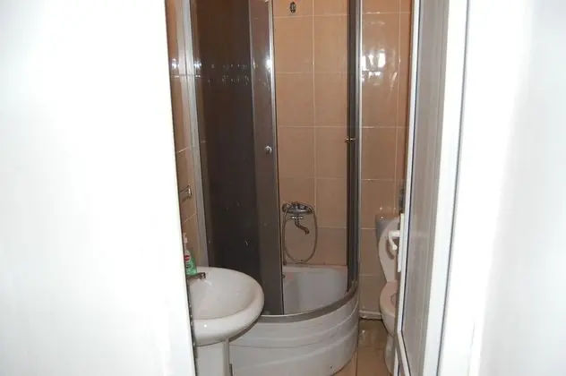 Family Dört Kişilik Oda, Ortak Banyo