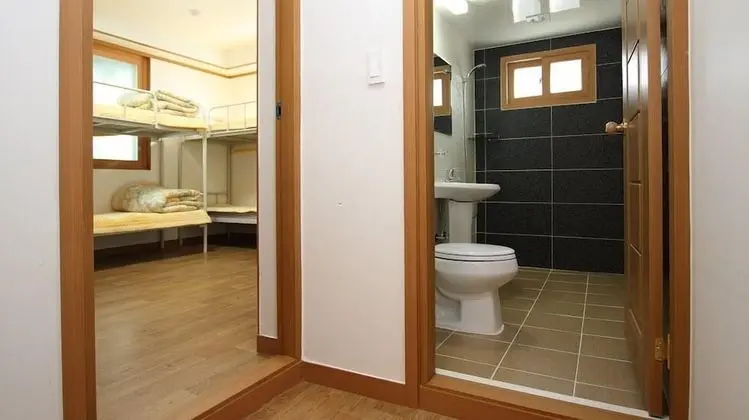 Ortak Ranzalı Oda (6 people)