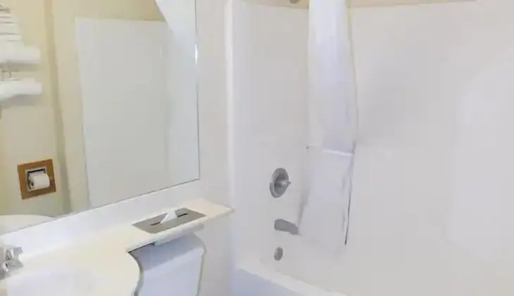 Basic Tek Büyük Yataklı Oda