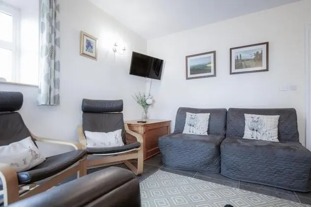 Ev