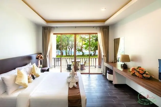 Deluxe Beach