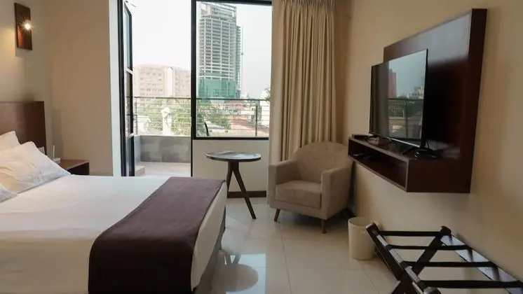 Deluxe Tek Büyük Yataklı Oda, Balkon, Şehir Manzaralı