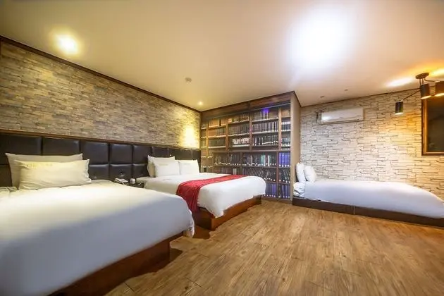 Premium Üç Kişilik Oda