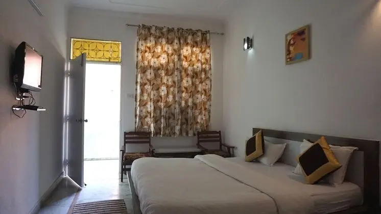 Standard Tek Büyük Yataklı Oda