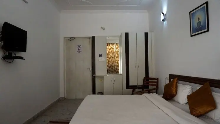 Standard Tek Büyük Yataklı Oda