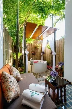 Deluxe Room with Jacuzzi
