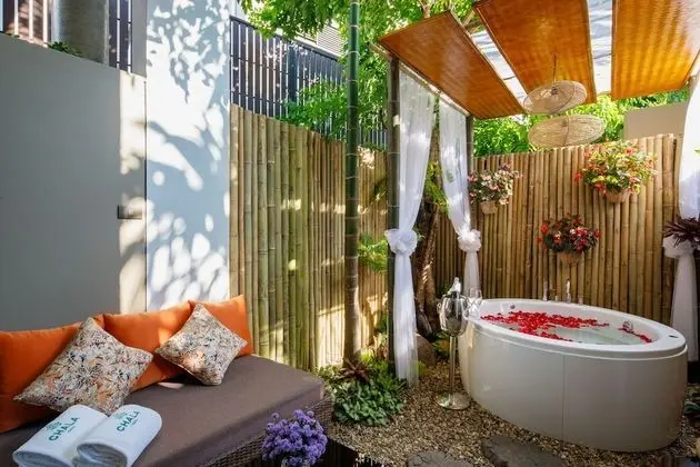 Deluxe Room with Jacuzzi
