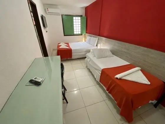 Üç Kişilik Oda
