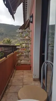 Tek Büyük Yataklı Oda, Ortak Banyo (Flor)