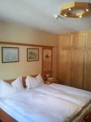 Tek Büyük veya İki Ayrı Yataklı Oda, Balkon, Dağ Manzaralı