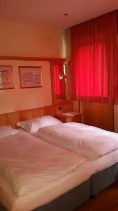 Tek Büyük veya İki Ayrı Yataklı Oda, Balkon, Dağ Manzaralı