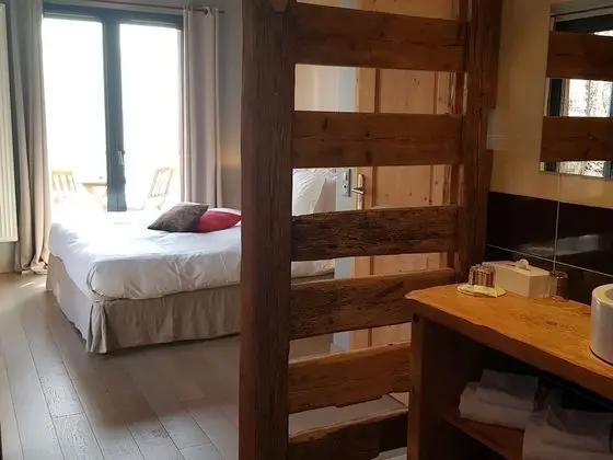 Panoramic Tek Büyük Yataklı Oda, Özel Banyo, Göl Manzaralı (Charme)