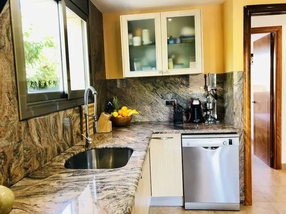 Ev, 4 Yatak Odası, Kişiye Özel Havuzlu