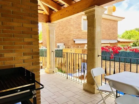 Ev, 4 Yatak Odası, Kişiye Özel Havuzlu