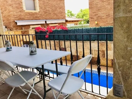 Ev, 4 Yatak Odası, Kişiye Özel Havuzlu