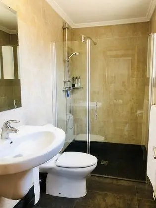 Ev, 4 Yatak Odası, Kişiye Özel Havuzlu