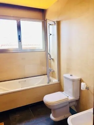 Ev, 4 Yatak Odası, Kişiye Özel Havuzlu