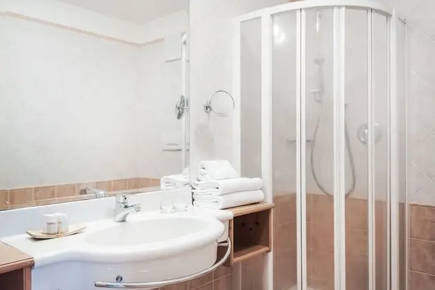 Comfort Tek Büyük veya İki Ayrı Yataklı Oda