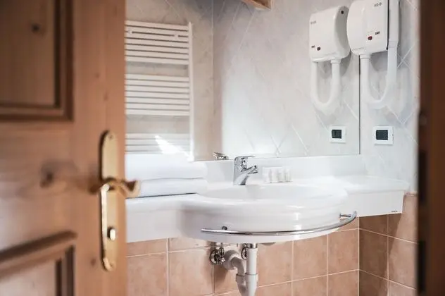 Comfort Tek Büyük veya İki Ayrı Yataklı Oda