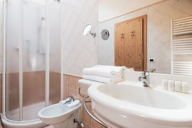 Comfort Tek Büyük veya İki Ayrı Yataklı Oda